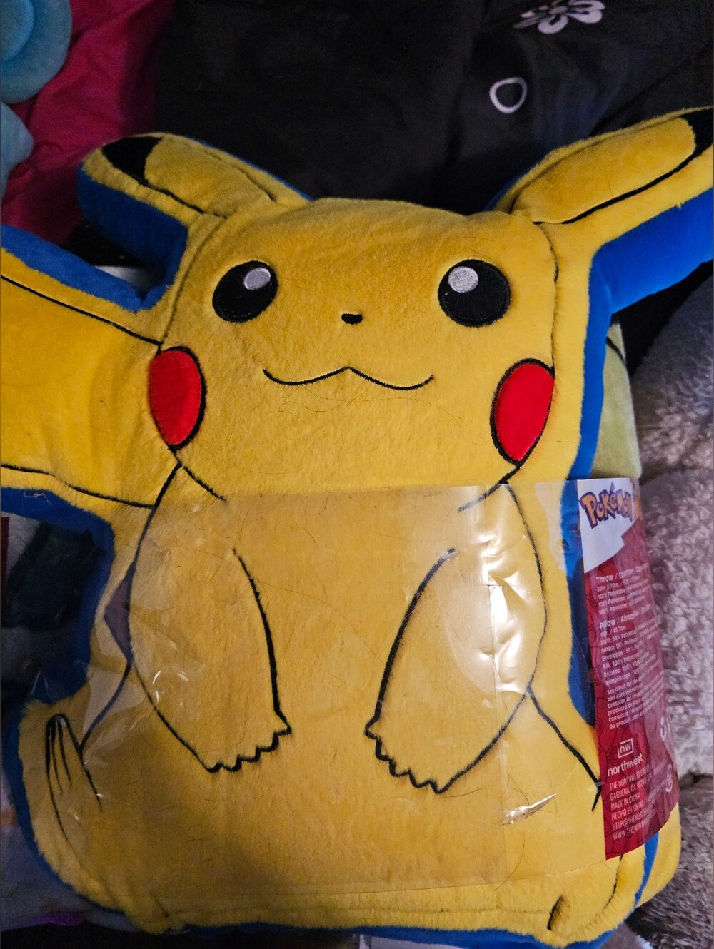 Pokémon Reversible Pillow & 50x60 Cloud Throw Blanket NEW Pikachu